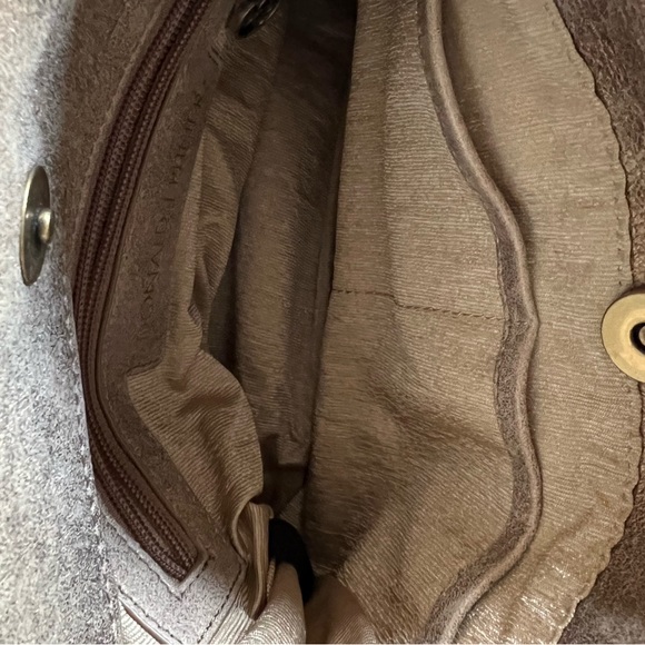 New in dust bag vintage Donald Pliner gold bag. Beautiful details. - Picture 9 of 11